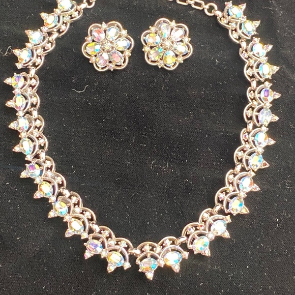 Vintage signed Crown Trifari Aurora Borealis necklace earring set. T18 - Picture 5 of 9